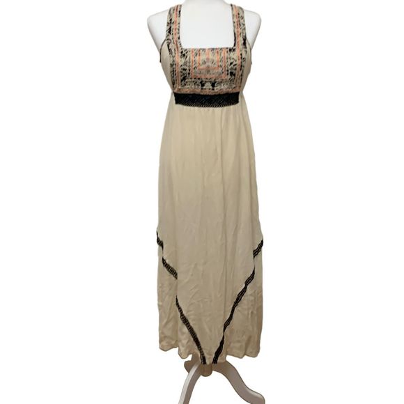Lulumari Ethnic Maxi Bohemian Embroidered Dress - Picture 2 of 7